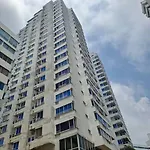 Apartamento moderno 9 floor 2BR Laguito - Frente a la playa