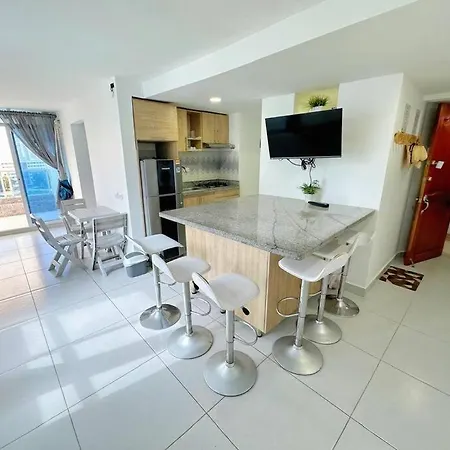 Moderno 9 Floor 2br Laguito - Frente A La Playa Apartamento