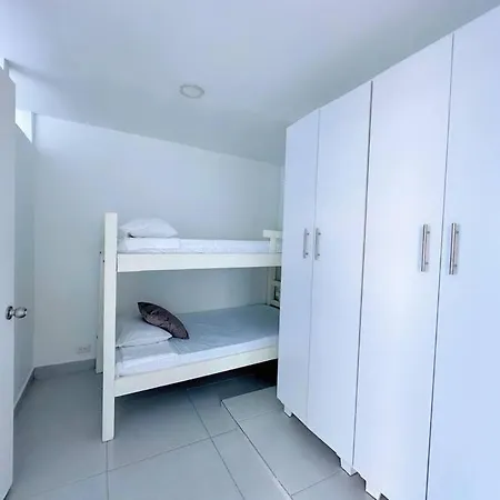 Moderno 9 Floor 2br Laguito - Frente A La Playa