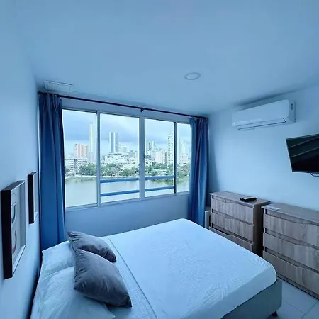 Moderno 9 Floor 2br Laguito - Frente A La Playa *